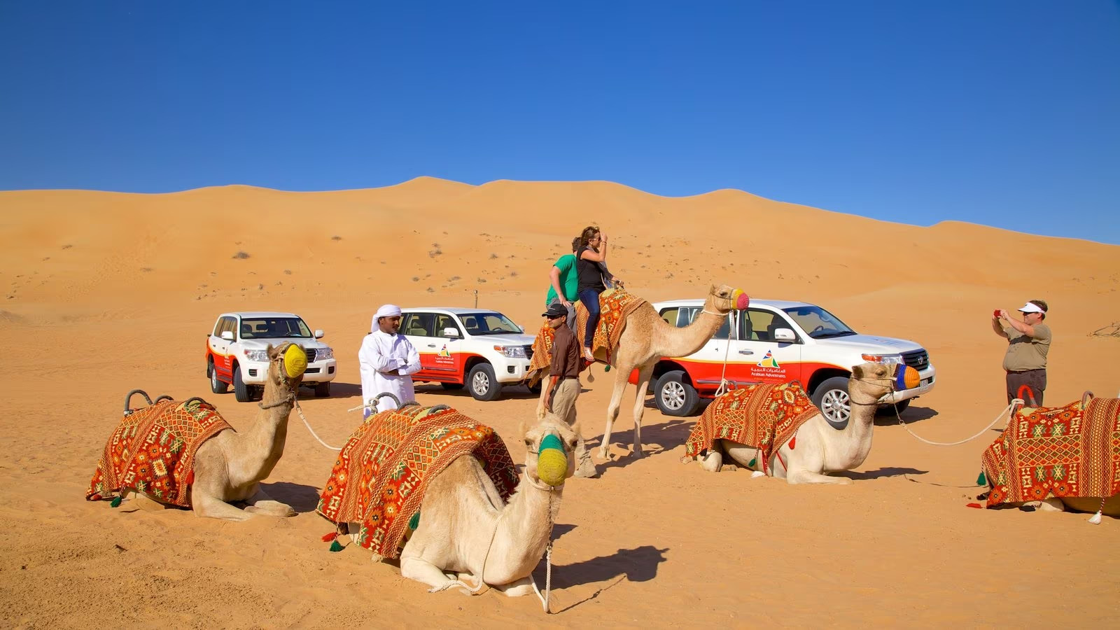 NEZA ESCAPES: DUBAI